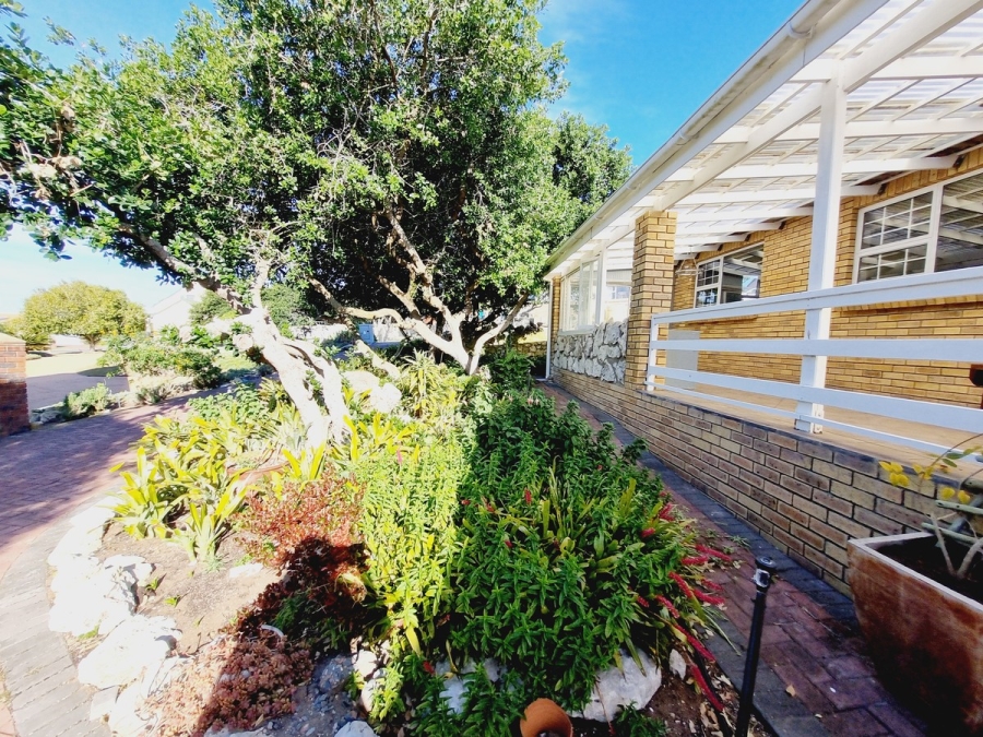 3 Bedroom Property for Sale in Stilbaai Wes Western Cape